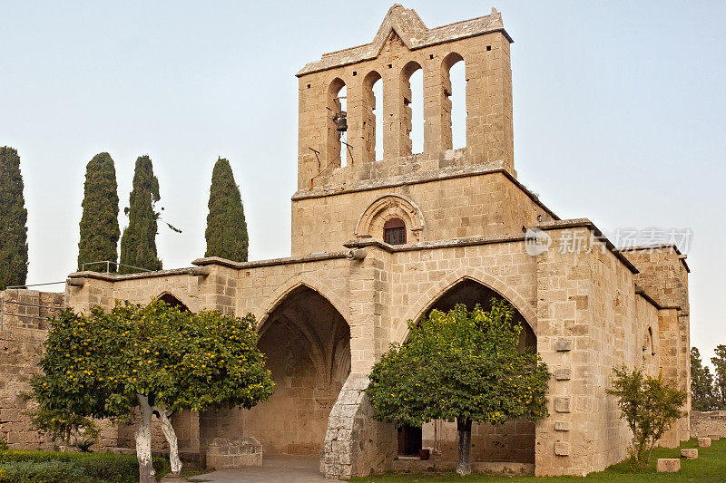 北塞浦路斯贝拉派修道院遗址。Bellapais修道院是13世纪在Kyrenia附近由Canons Regular建造的修道院的废墟。